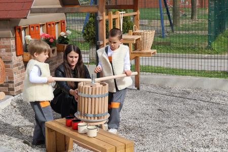 Čarobne zgodbe slovenskih vasi  (26)